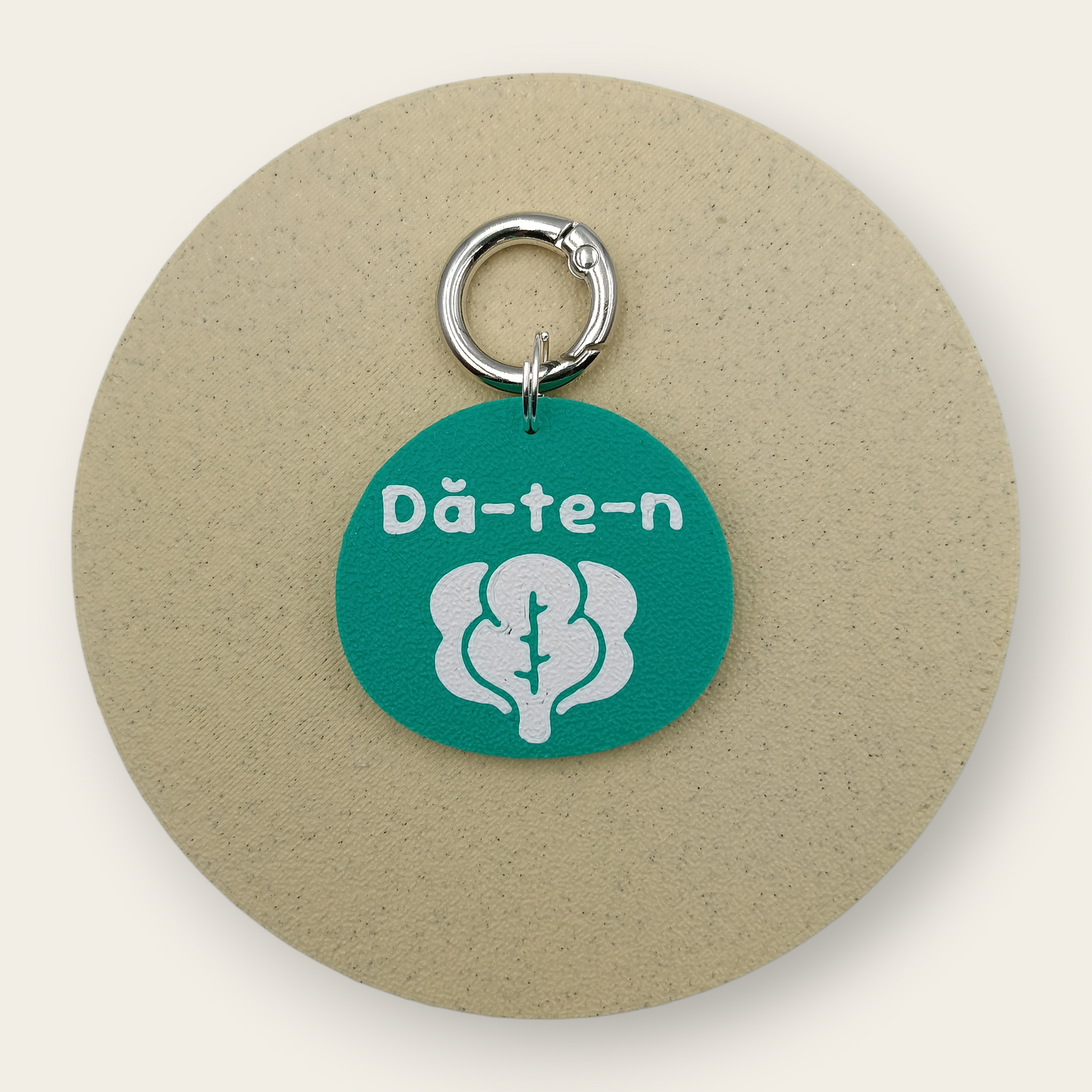 Medalion amuzant cu mesajul Dă-te-n Spanac, verde cu alb, printat 3D din PLA - Ubba.