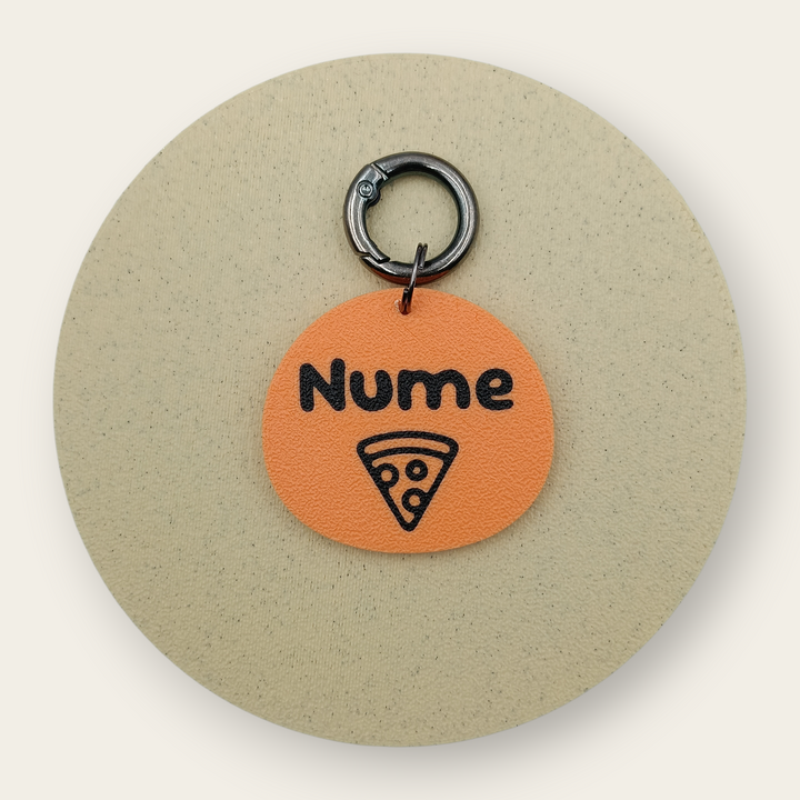 Medalion personalizat pentru câini, felie de pizza portocalie cu negru, printat 3D din PLA - Ubba.