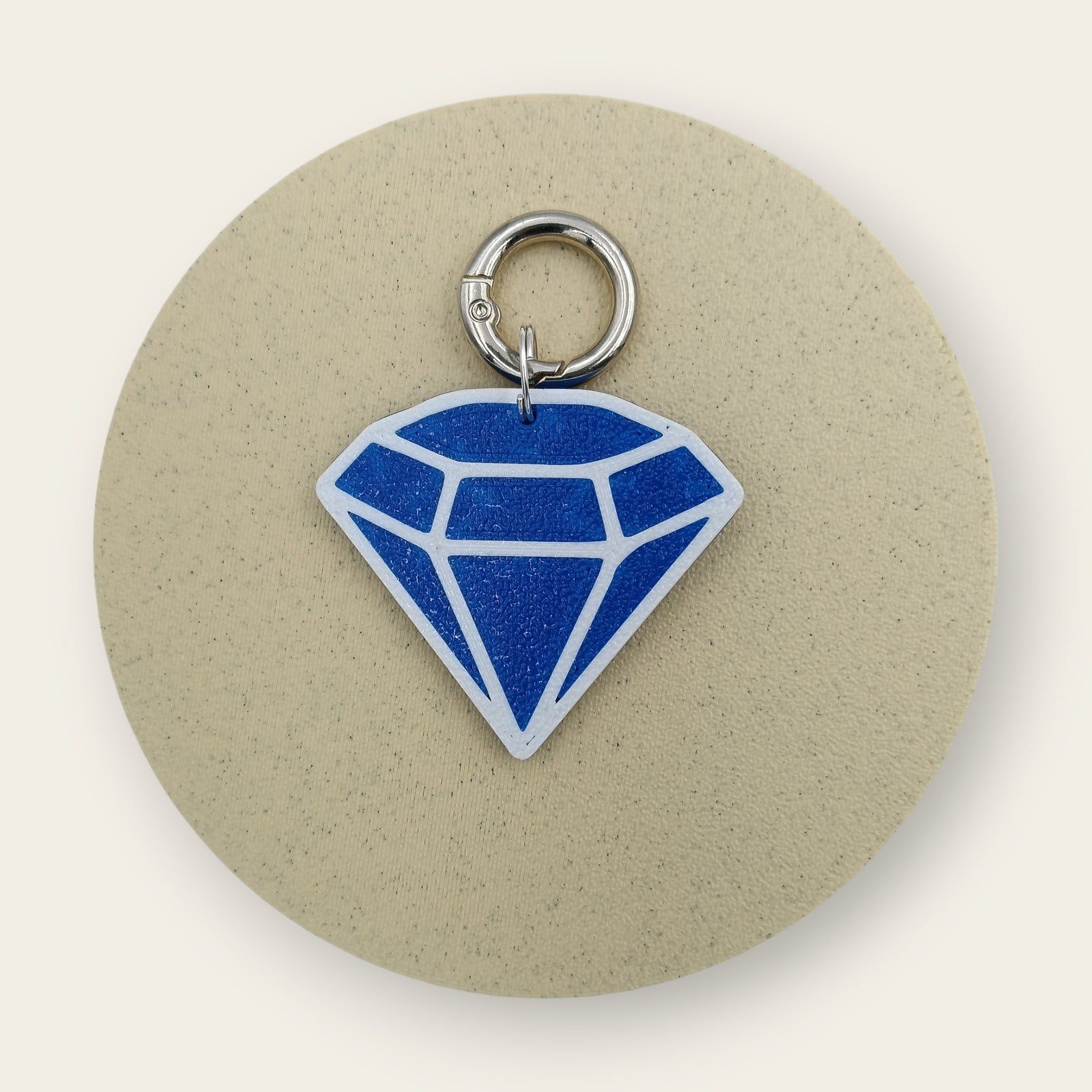 Medalion impunator si inedit cu forma de diamant, tematica natura, albastru cu accente albe, printat 3D din PLA - Ubba.