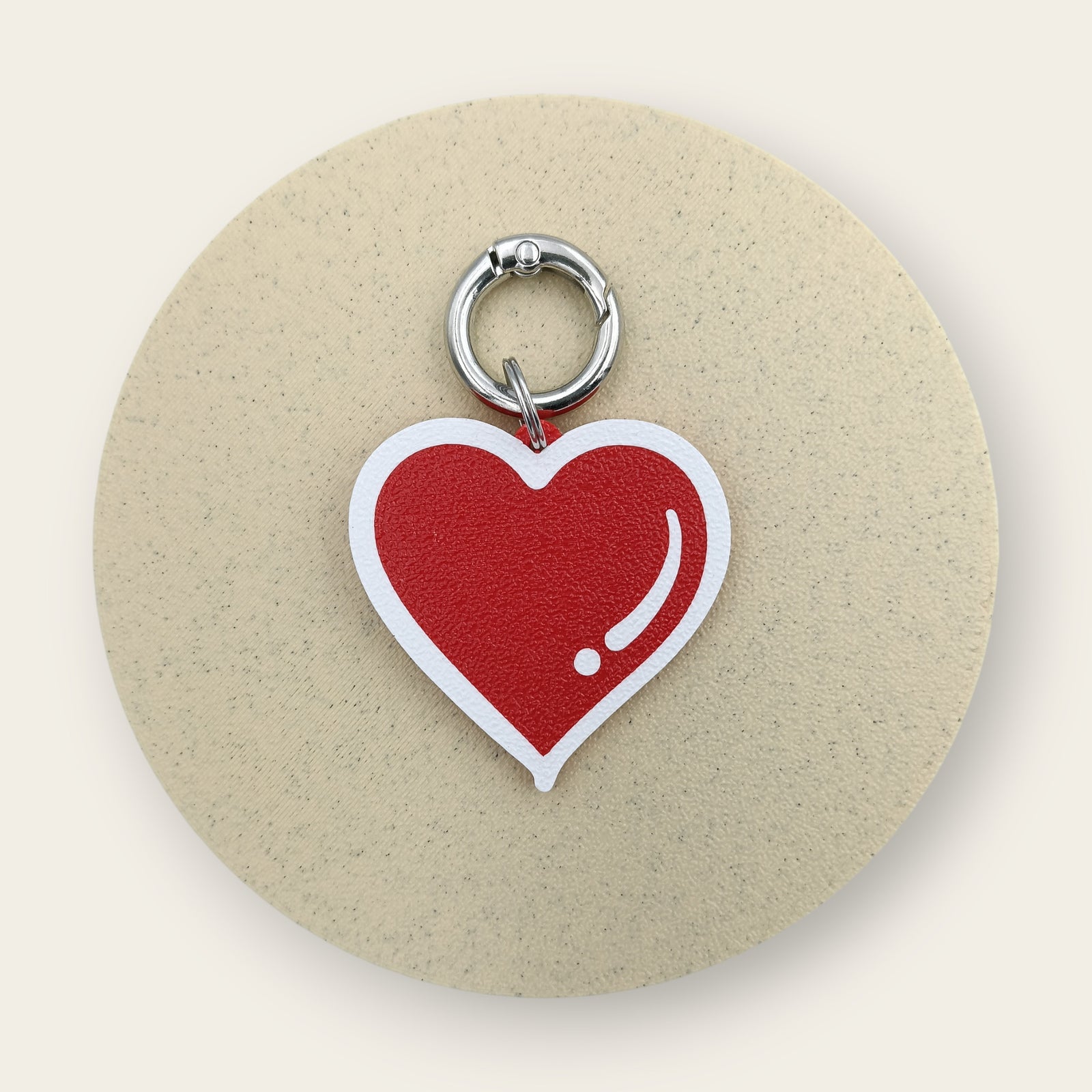 Medalion amuzant si inedit cu forma de inimioara, culoare rosie cu accente albe, printat 3D din PLA - Ubba.